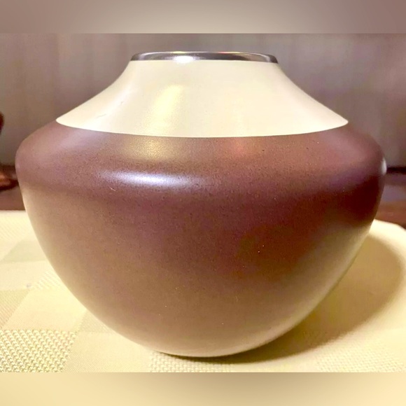 The Phillips Collection The Art of Decoration Brown White Studio Pottery Vase - Picture 3 of 7